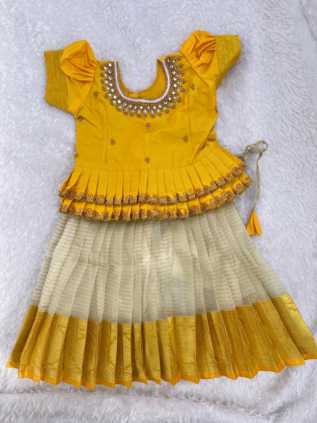 Luxurious : Sunshine elegance