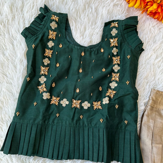 Stylish Fusion: Gray Paithani Silk Skirt, Dark Green Aari Top